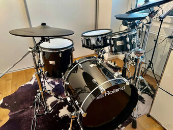 Elektronická bicí sada Roland VAD-504 KIT - jako nová- - 18