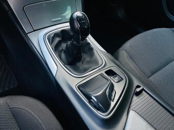 Opel Insignia 2.0CDTI 103kW MANUÁL LED NAVI VÝHŘEV SERVISKA - 18