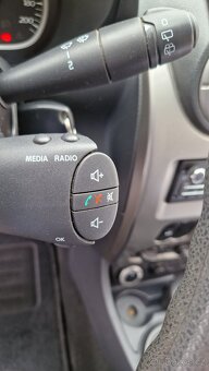 DACIA DUSTER 4x4 1.6i 77KW.6 RYCHLOSTÍ.KLIMA.BLUETOOTH.ALU. - 18