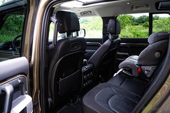 Land Rover Defender 110 2.0D SD4 240k First Edition A/T AWD - 18