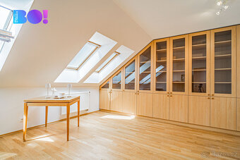 Prodej řadového rodinného domu 5+kk se zahradou a dvougaráží - 18