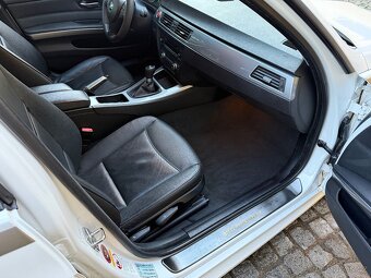 BMW 320i e90 sport packet 140000km Nové CZ - 18