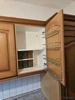 Masivní kuchyňská linka z Německa se spotřebiči - 18