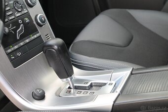 Volvo XC60 2.4D5 120kW AWD Automat+Navi+Kamera+Tažné - 18