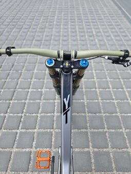 Downhill kolo YT Industries Tues CF Pro Race Carbon 27.5" - 18