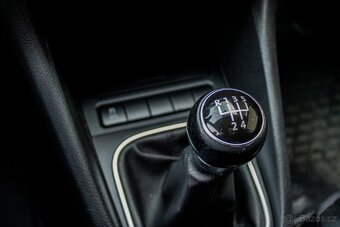 Volkswagen Golf 1.6 TDI Comfortline - 18