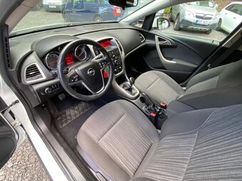 Opel Astra J 1.4i 74kW klima tempomat ČR 104tkm 2012 - 18