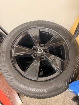 VOLVO XC40 - 18