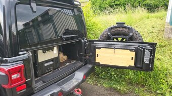 Jeep Wrangler Unlim. RubiconX SUV V6 3604/213kW rok 2024 - 18