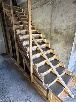 ŠALUNG NA BETONOVÉ SCHODY… - 18