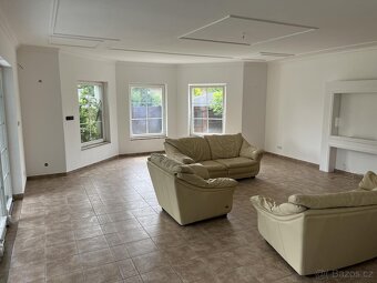 Prodej krásného rodinného domu se zahradou v Plotišti nad La - 18