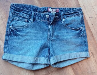 Mix oblečení pro dívku vel. 8-10 let, 40 ks - 18