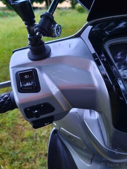 Kymco People 300GTi - 18