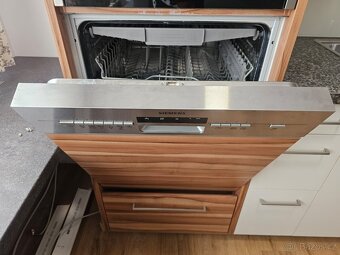 Kompletní kuchyně ONTARIO vč. SIEMENS spotřebičů - 18