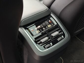 Volvo XC60 R-Design 173kW Nez.topení 5L-Záruka - 18