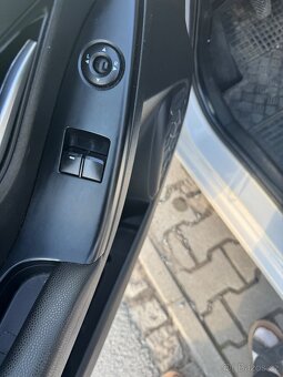 Hyundai IX20 1.4i benzin 2011 - 18