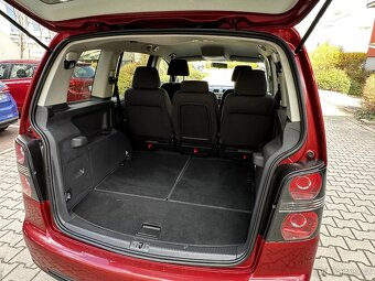 Volkswagen Touran 1.4 TSI 103kW Freestyle Navi Xenony 7 míst - 18