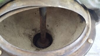 Velmi starý kupecký mlýnek IDEAL s rumpálem DOPRAVA 0,- - 18