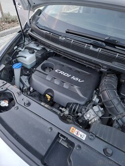 Kia Carens, 1.7crdi. 7-mist. Manual - 18