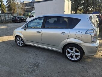 TOYOTA COROLLA VERSO 2.2 130KW - 18