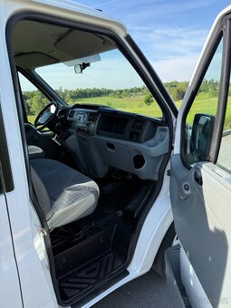 FORD TRANSIT VALNÍK 6 MÍST 2.2 85Kw - 18