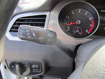 VW GOLF SPORTSVAN 1,2TSi 63kw 06/2016 bez koroze - 18