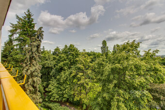 Prodej bytu 3+kk, 56,7 m² včetně sklepa + 6,96 m² lodžie, Pr - 18