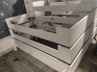 Postel bílý lesk 90x200x50cm - 18