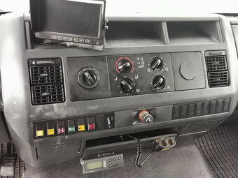 Prodám MAN LE 12.220 4X2 BL EURO 3 skříň s hydraulickým č. - 18