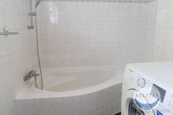 Prodej rodinného domu 200 m², pozemky 841 m² - 18