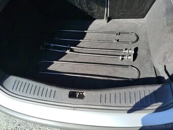 Ford Focus 1.6i 85kW, 137.864km, r.v. 7/2005 - 18
