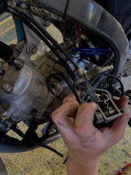 Suzuki rm 125 - 18