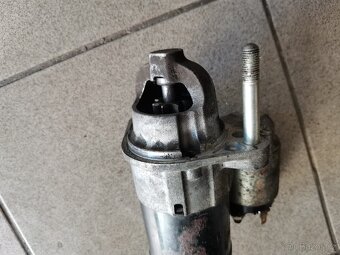 Startér + díly z motoru Suzuki-Subaru - 18