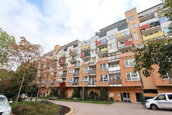 Pronájem bytu 2+kk s balkonem a parkovacím stáním Praha 9 Vy - 18