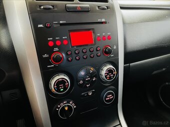 Suzuki Grand Vitara 1,9 DDIS 4x4  TAŽNÉ, NAVI, VÝHŘEV (2006) - 18