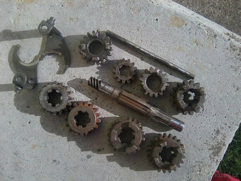 Jawa-čz 175/356- výfuky rybiny/doutníčky s koleny,válec 125 - 18