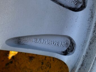 Na prodej Originál kola Mercedes R18 - 18