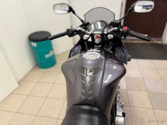 YAMAHA FZS 1000 FAZER - 18