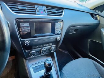 ŠKODA OCTAVIA 1.6 Tdi COMBI DSG STYLE PUVOD ČR - 18