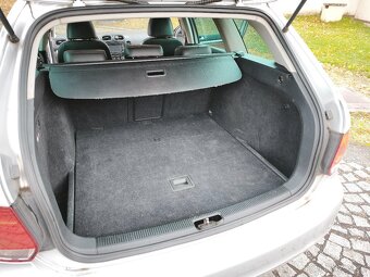 VW Golf 6 combi 2,0 103 kw Panorama Kůže Highline - 18