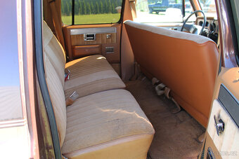 1988 GMC Suburban Sierra Classic 1500 2WD 5.7 V8 - 18