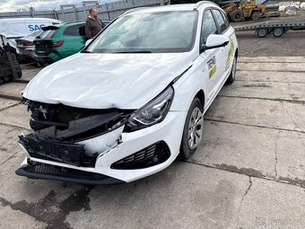 Hyundai I30 1.5i start plus pojizdne 2022 - 18