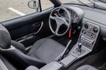 Mazda MX-5 Miata 1,8 benzín - 18