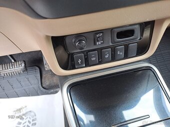 OUTLANDER  2,0i 4WD LPG 7MÍST,INTENSE+, TOPSTAV - 18
