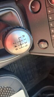 Nissan Qashqai, 2.0i / 4x4 ČR - 18
