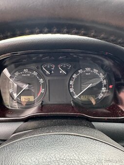 Škoda Octavia 1 kombi 1.6MPi 75kw na ND nebo opravu - 18