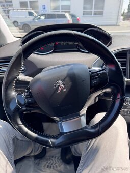 Peugeot 308 kombi 1.2 Pure Tech, 81 Kw, koupeno v ČR - 18