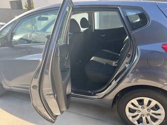 HYUNDAI iX20 1.4i 66 KW 1.MAJIT.VYHŘ.SEDAD+VOLANT,PAR.SENZOR - 18