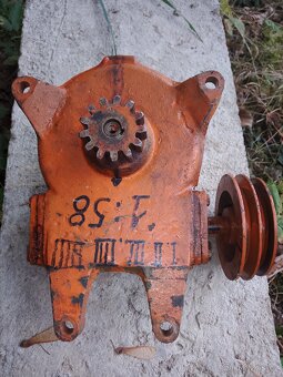 Nádrž ,elektromotory3faz.,hoblovka - 18