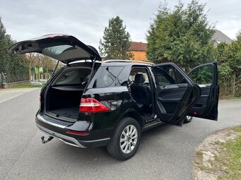 MERCEDES ML 350 CDI 190 kW BEZ MĚCHŮ RV2012 SERVIS POUZE MB - 18